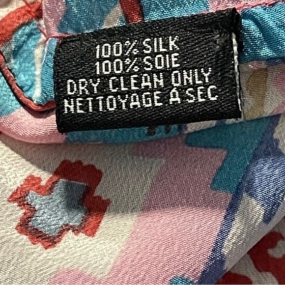 Tolani Red Print 100% Silk Sleeveless Tank
Top Size M - Picture 12 of 13